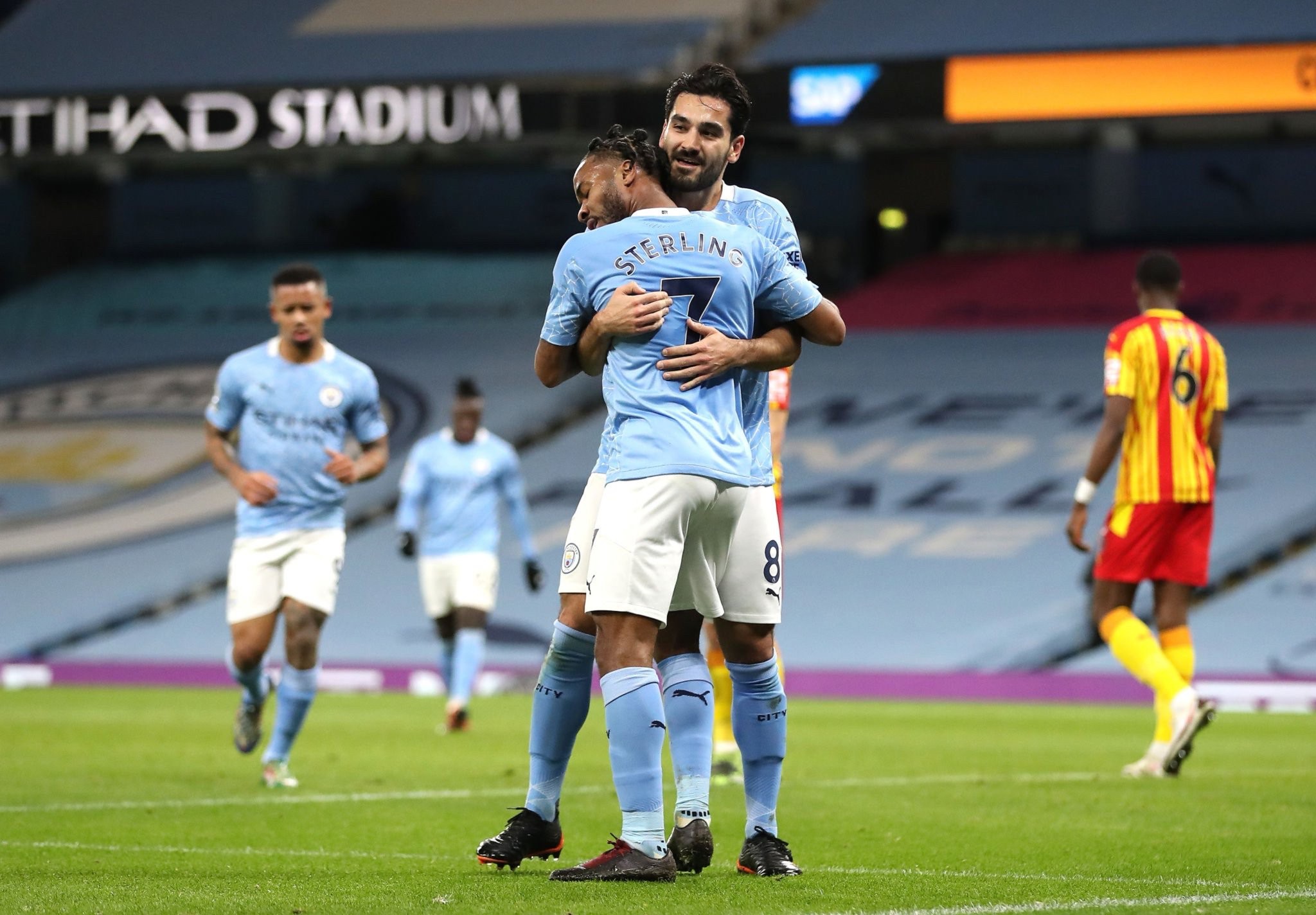 了亲和力 了亲和力